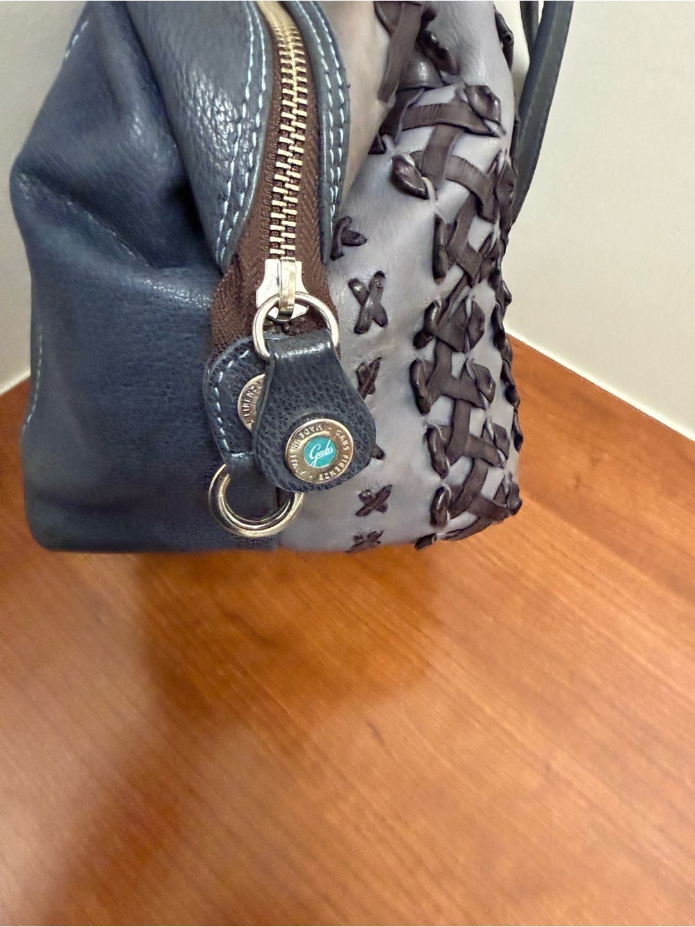 GABS Gray Signature Crossbody with Brown Strap - Picture 4 of 10